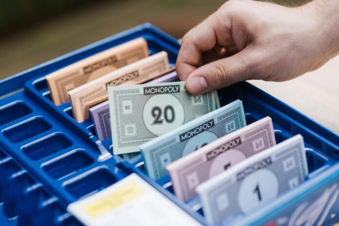 How Much Money Do You Get In The Beginning Of Monopoly